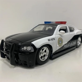 Jada1:24 2006 Dodge Lādētājs policijas auto Augstas Simulācijas Lējumiem Auto Metālu Sakausējumu Modeļa Automašīnas Bērnu rotaļlietu kolekcija dāvanas
