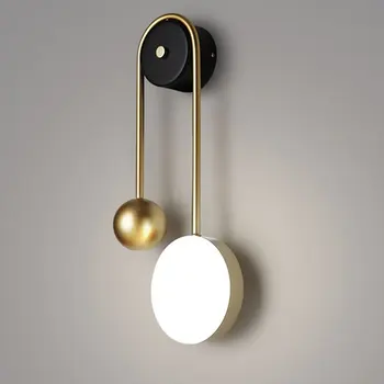 Ziemeļvalstu guļamistabas gultas lampa mūsdienu minimālisma dzīves telpā, radošās melnā zelta luksusa eju koridorā fona sienas lampas